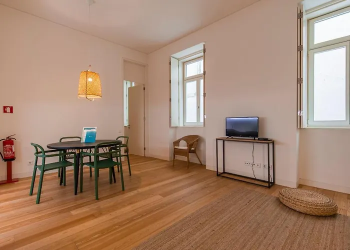 Gate To By Lovelystay Apartment